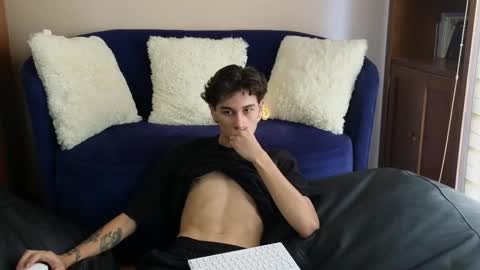 Derek online show from 11-17-25, 01:39