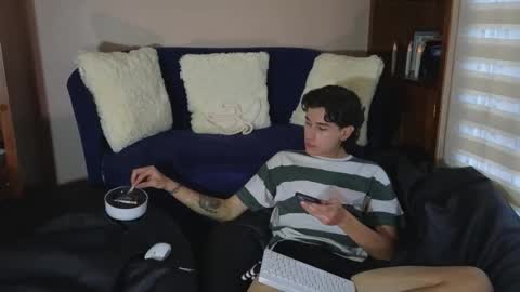 Derek online show from 12-18-25, 10:05