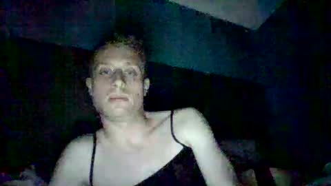 Snapshot of derokkes chatting on 12-13-24, 03:32 derokkes online show from 12-13-24, 03:32