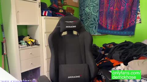 Derrick Hose online show from 03-02-25, 03:13