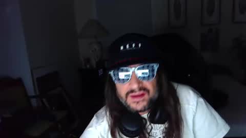 Snapshot of desertfoxohio chatting on 11-13-25, 08:02 DutchMasterFox online show from 11-13-25, 08:02