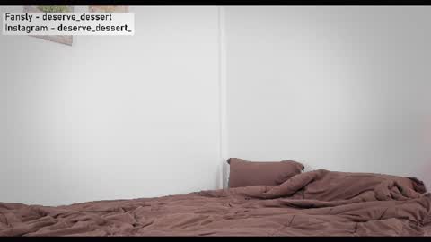 Snapshot of deserve_dessert chatting on 07-24-26, 09:07 Domi online show from 07-24-26, 09:07