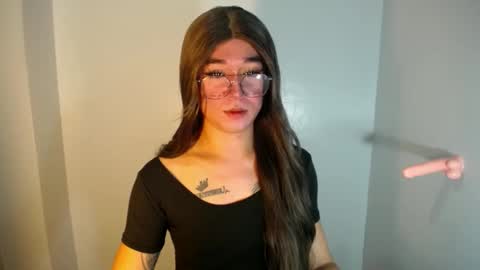 LORINE online show from 12-23-24, 02:17