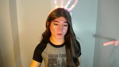 LORINE online show from 12-23-24, 05:43
