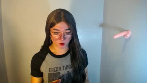 LORINE online show from 01-02-25, 01:40