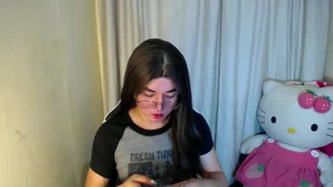 LORINE online show from 02-24-25, 05:22