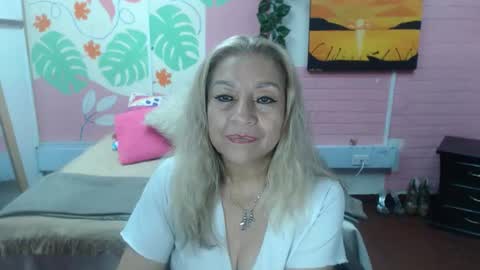 Snapshot of desire_latin chatting on 04-23-26, 02:52 VALERIA online show from 04-23-26, 02:52