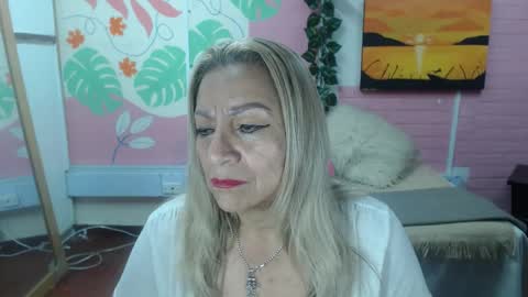Snapshot of desire_latin chatting on 04-29-26, 05:06 VALERIA online show from 04-29-26, 05:06