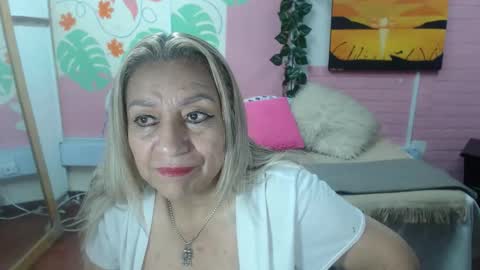 Snapshot of desire_latin chatting on 04-29-26, 05:41 VALERIA online show from 04-29-26, 05:41