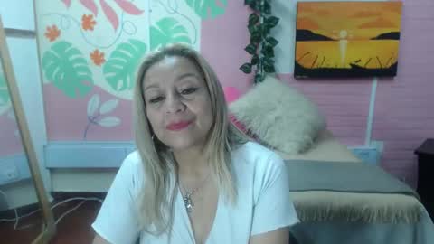 Snapshot of desire_latin chatting on 05-01-26, 09:41 VALERIA online show from 05-01-26, 09:41