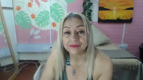 Snapshot of desire_latin chatting on 06-06-26, 04:44 VALERIA online show from 06-06-26, 04:44