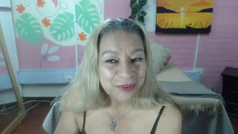 Snapshot of desire_latin chatting on 06-26-26, 04:22 VALERIA online show from 06-26-26, 04:22
