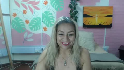 Snapshot of desire_latin chatting on 06-27-26, 03:50 VALERIA online show from 06-27-26, 03:50