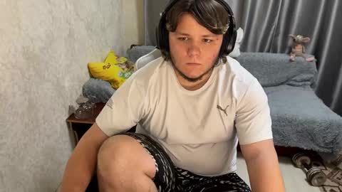 Snapshot of desiredude9 chatting on 09-23-25, 06:44 desiredude9 online show from 09-23-25, 06:44