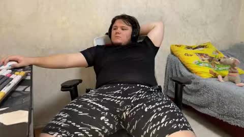 Snapshot of desiredude9 chatting on 10-11-25, 04:27 desiredude9 online show from 10-11-25, 04:27