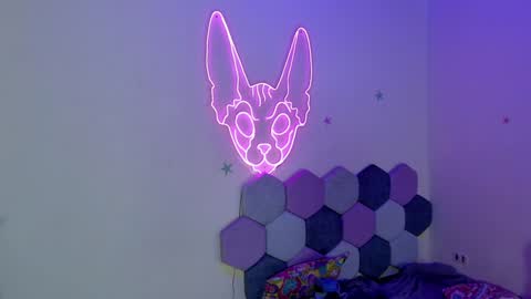 TORI AND MR. BEAR online show from 02-03-25, 12:25