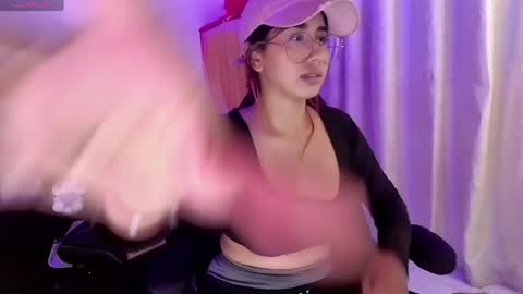 TORI AND MR. BEAR online show from 04-07-26, 06:19