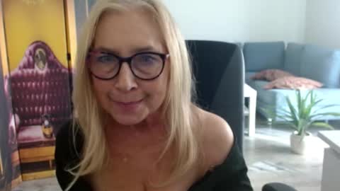 S O F I A online show from 09-24-25, 02:09
