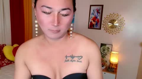 Snapshot of destenierose chatting on 05-03-26, 11:44 destenierose online show from 05-03-26, 11:44