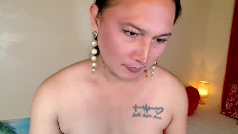 Snapshot of destenierose chatting on 06-08-26, 11:49 destenierose online show from 06-08-26, 11:49