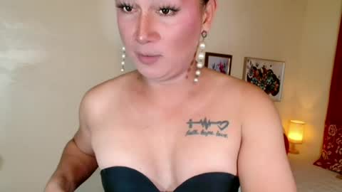 destenierose online show from 06-25-26, 02:11