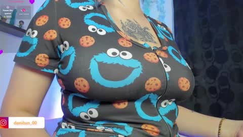 Snapshot of destiny14_ chatting on 10-15-25, 02:22 Dani online show from 10-15-25, 02:22