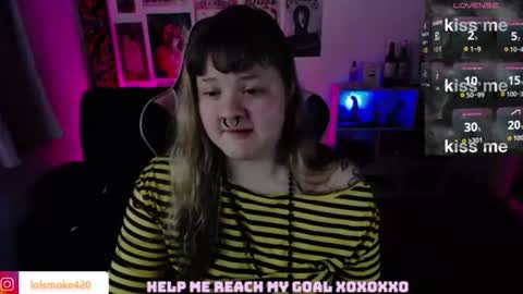Snapshot of destroyall420 chatting on 07-02-26, 04:35 Lola Bdsm and fries online show from 07-02-26, 04:35