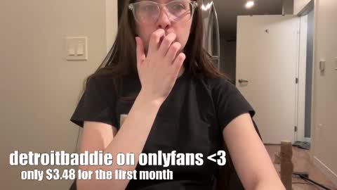 detroitbaddie online show from 02-25-25, 04:21