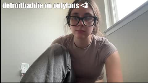 detroitbaddie online show from 10-17-25, 07:16