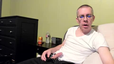 Snapshot of devas11 chatting on 10-16-25, 11:33 Devas online show from 10-16-25, 11:33