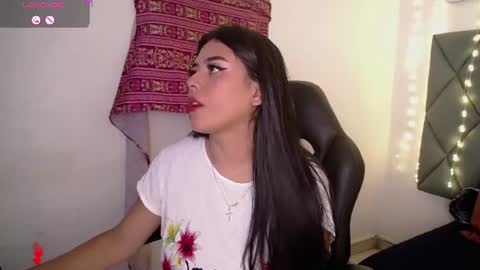 Snapshot of devika_kumar chatting on 06-11-26, 07:34 devika online show from 06-11-26, 07:34