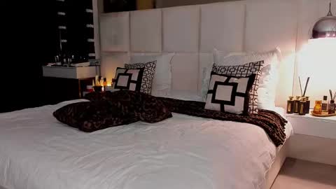 Snapshot of devil_bby chatting on 11-27-25, 07:43 Devil bb online show from 11-27-25, 07:43