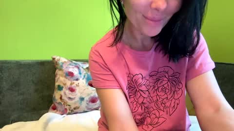 Snapshot of devilbunny01 chatting on 10-20-25, 05:08 Tina online show from 10-20-25, 05:08