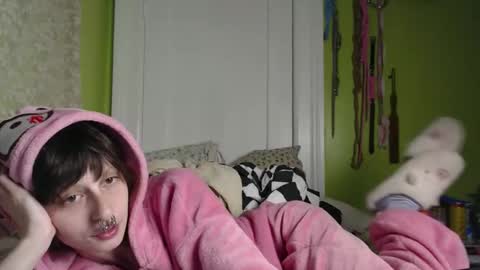 poutyangel online show from 11-07-25, 05:51