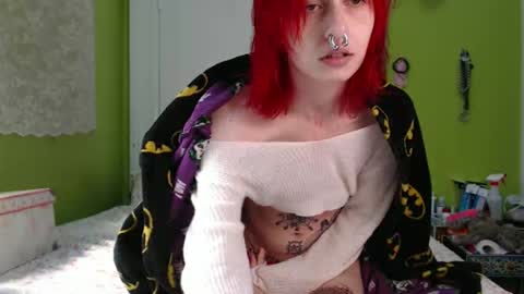 Snapshot of devilg1rl chatting on 02-02-26, 07:23 poutyangel online show from 02-02-26, 07:23