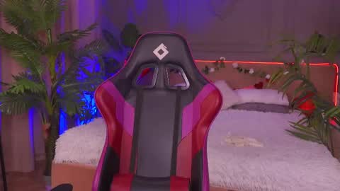 Snapshot of devilinee chatting on 02-11-25, 10:04 devilinee online show from 02-11-25, 10:04