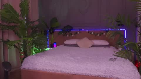 Snapshot of devilinee chatting on 02-27-25, 07:01 devilinee online show from 02-27-25, 07:01