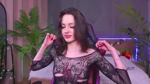 Snapshot of devilinee chatting on 03-05-25, 10:11 devilinee online show from 03-05-25, 10:11