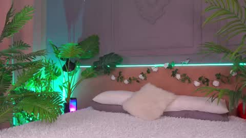 Snapshot of devilinee chatting on 03-12-25, 07:02 devilinee online show from 03-12-25, 07:02