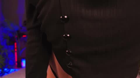 Snapshot of devilinee chatting on 10-11-25, 07:18 devilinee online show from 10-11-25, 07:18