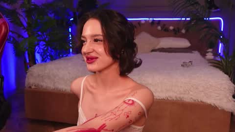 Snapshot of devilinee chatting on 11-16-25, 06:19 devilinee online show from 11-16-25, 06:19