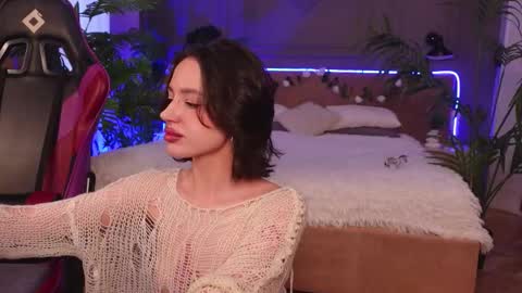 Snapshot of devilinee chatting on 11-19-25, 06:57 devilinee online show from 11-19-25, 06:57