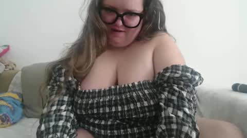 Snapshot of devilschick chatting on 02-24-26, 01:09 DevilsChick -- OF online show from 02-24-26, 01:09