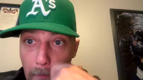 Snapshot of devilslick chatting on 12-09-24, 04:26 WingInIt online show from 12-09-24, 04:26