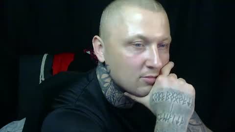 Snapshot of devilwithtats chatting on 07-09-26, 04:55 Lucian online show from 07-09-26, 04:55