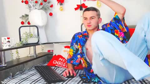 devin_ho online show from 12-26-24, 12:36