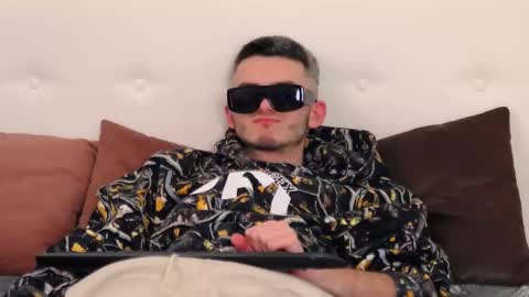 devin_ho online show from 02-27-25, 05:02