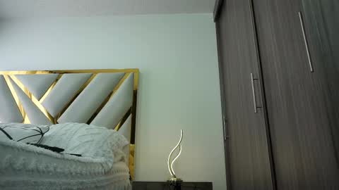 Devin Hunter online show from 02-19-25, 05:06