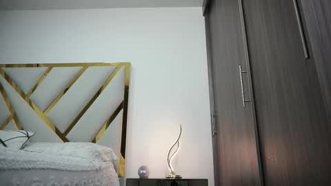 Devin Hunter online show from 10-12-25, 01:48