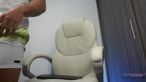 Devin Hunter online show from 01-13-26, 01:33